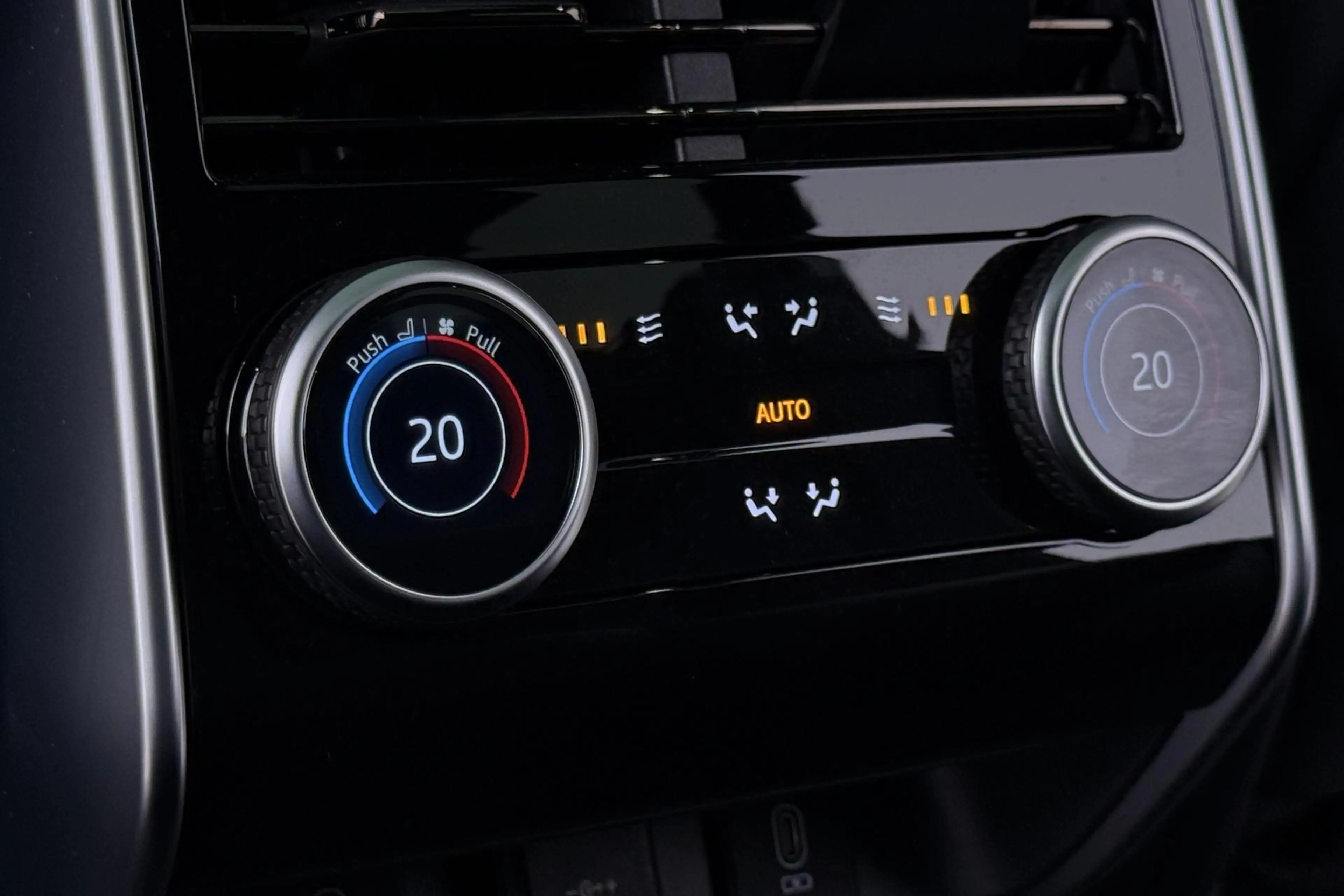 Land Rover Range Rover 3.0 P550e HSE | Meridian 3D | Shadow Exterior Pack — photo 48