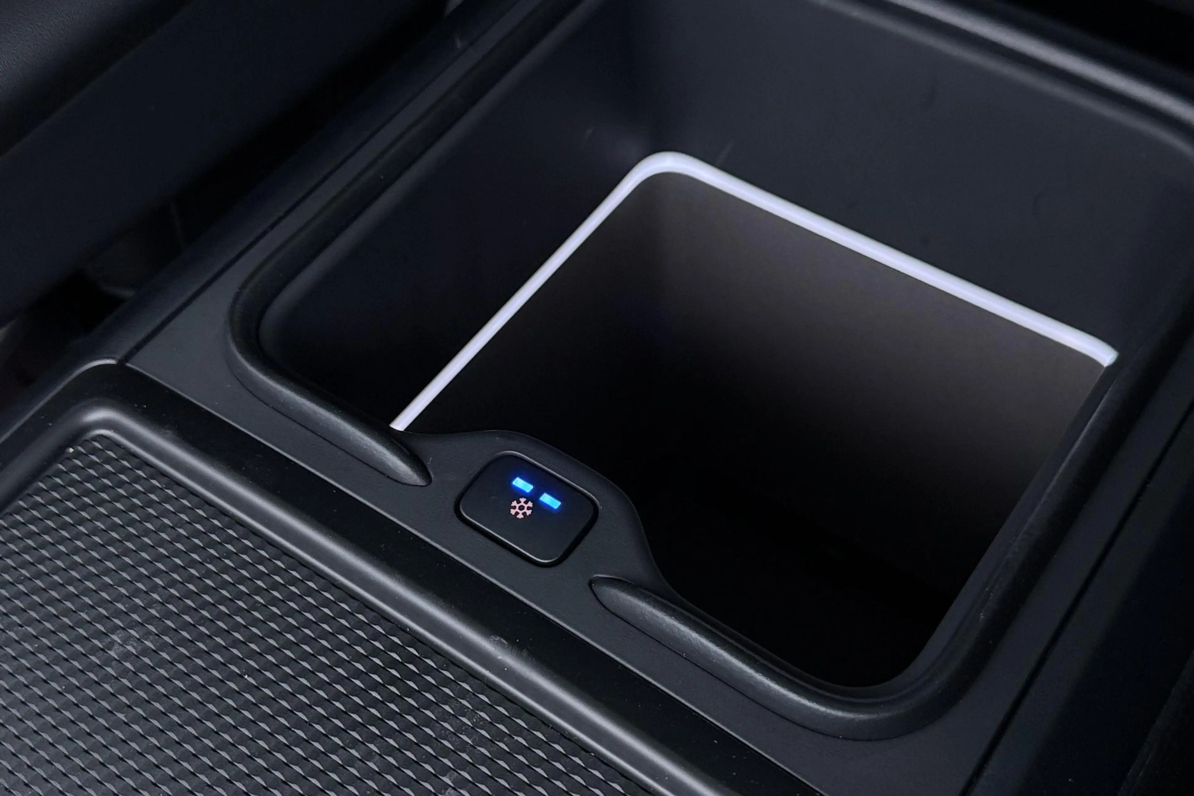 Land Rover Range Rover 3.0 P550e HSE | Meridian 3D | Shadow Exterior Pack — photo 14