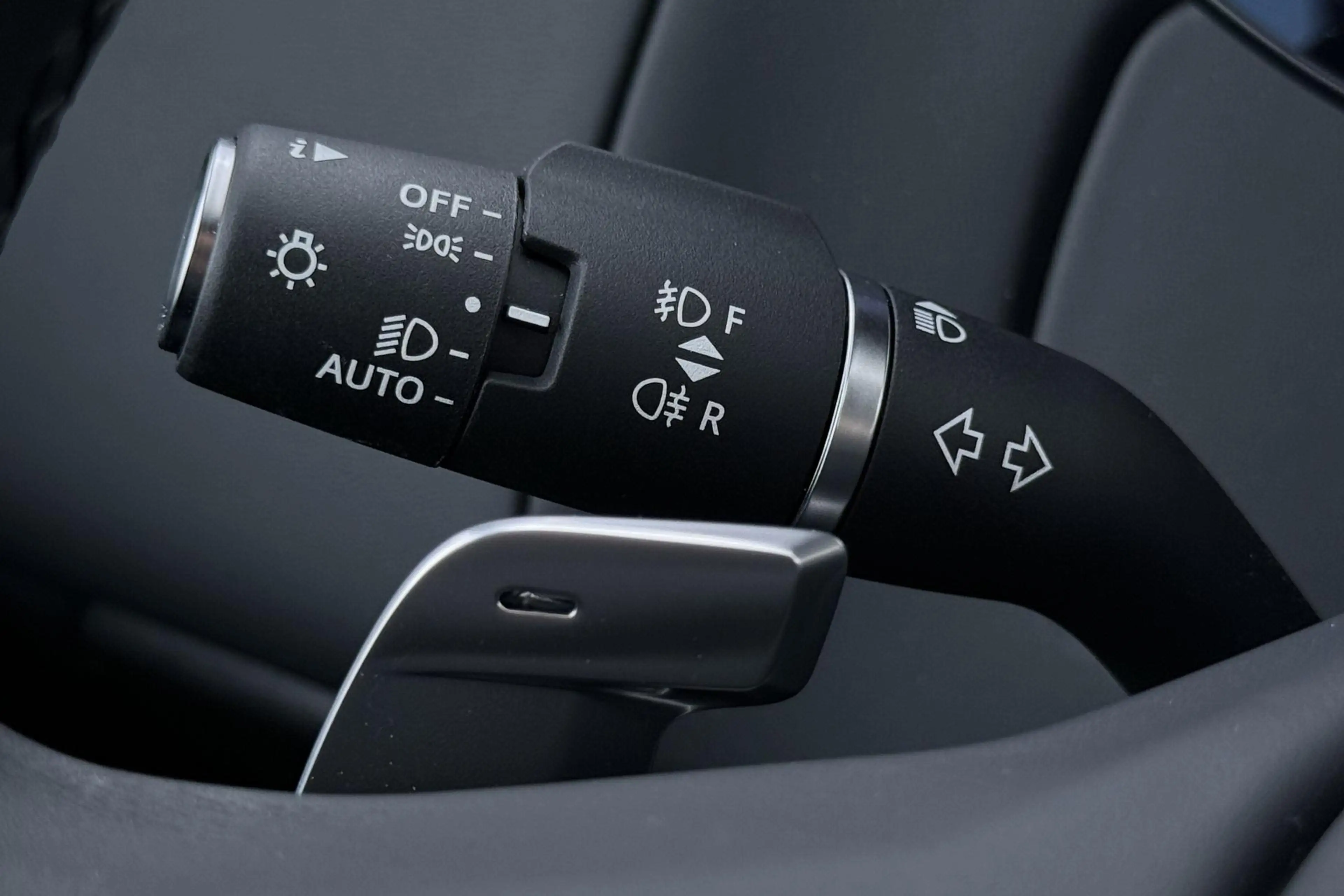 Land Rover Range Rover 3.0 P550e HSE | Meridian 3D | Shadow Exterior Pack — photo 41