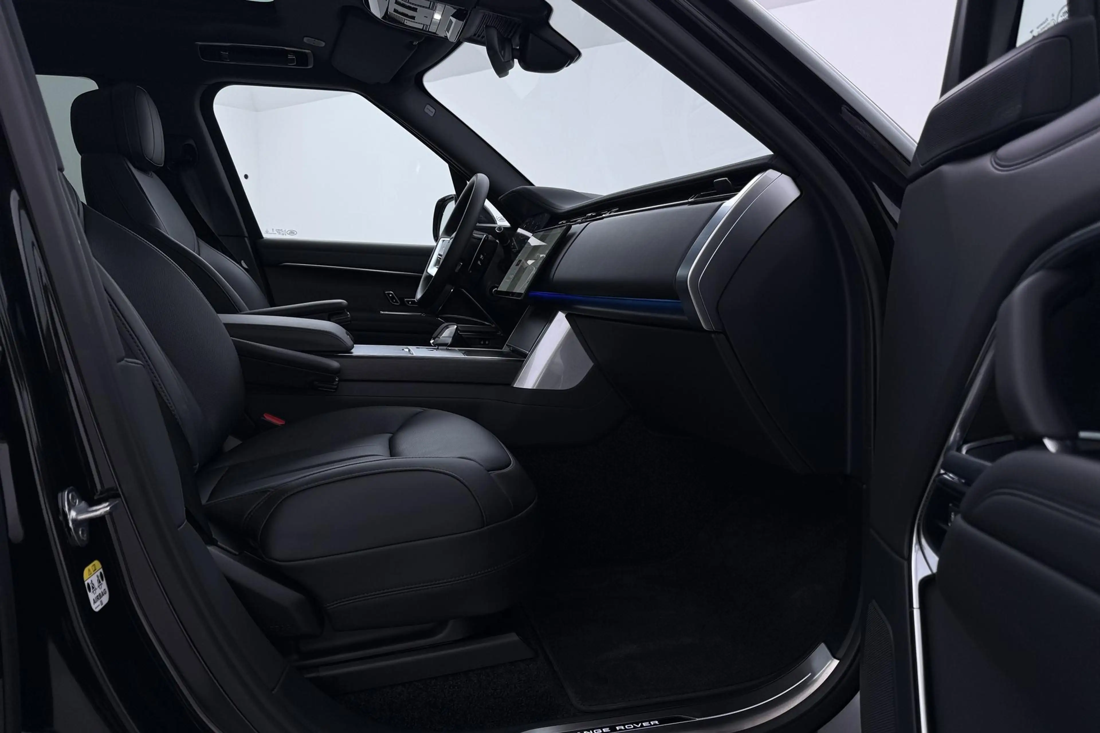 Land Rover Range Rover 3.0 P550e HSE | Meridian 3D | Shadow Exterior Pack — photo 5