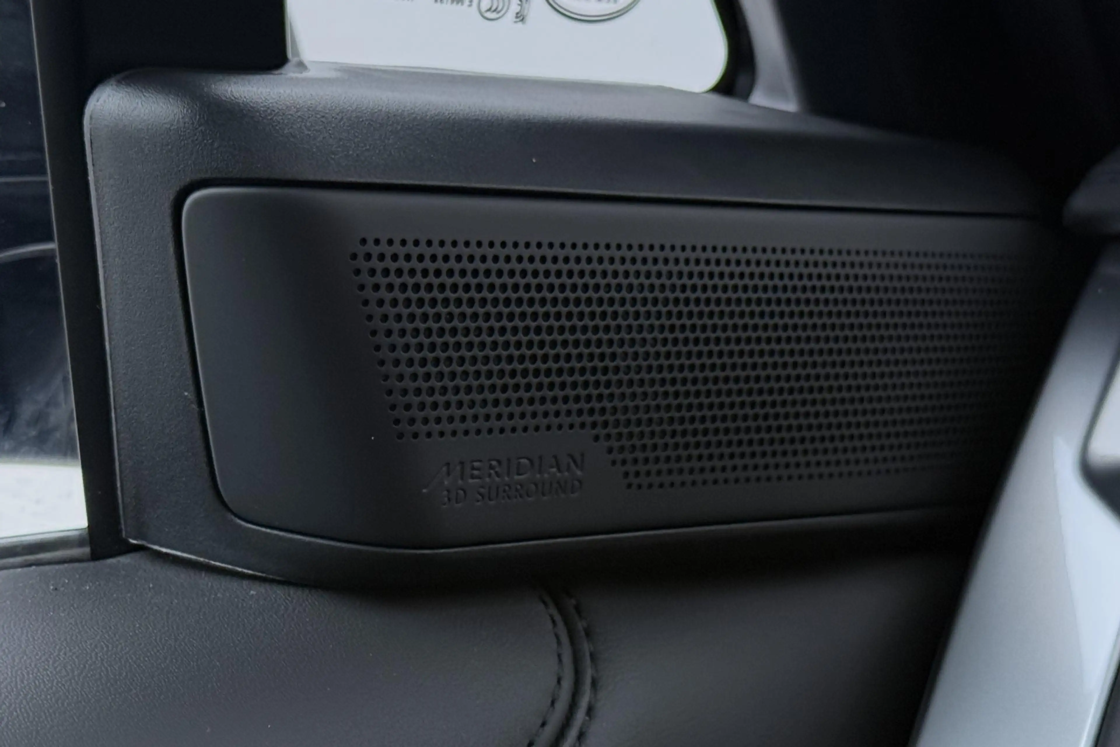 Land Rover Range Rover 3.0 P550e HSE | Meridian 3D | Shadow Exterior Pack — photo 13