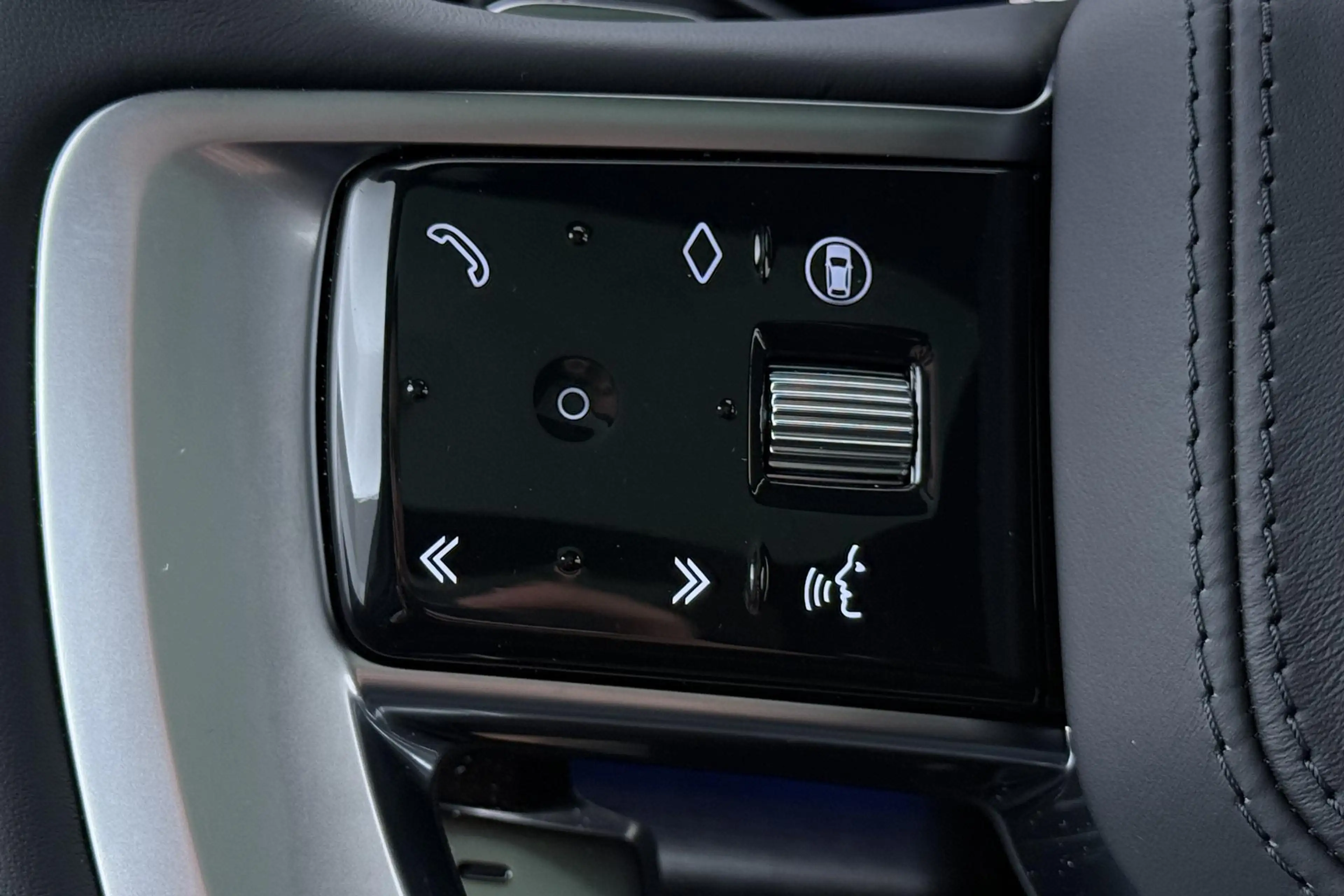 Land Rover Range Rover 3.0 P550e HSE | Meridian 3D | Shadow Exterior Pack — photo 39