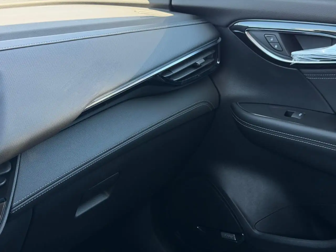 Buick Envision снимка Buick Envision