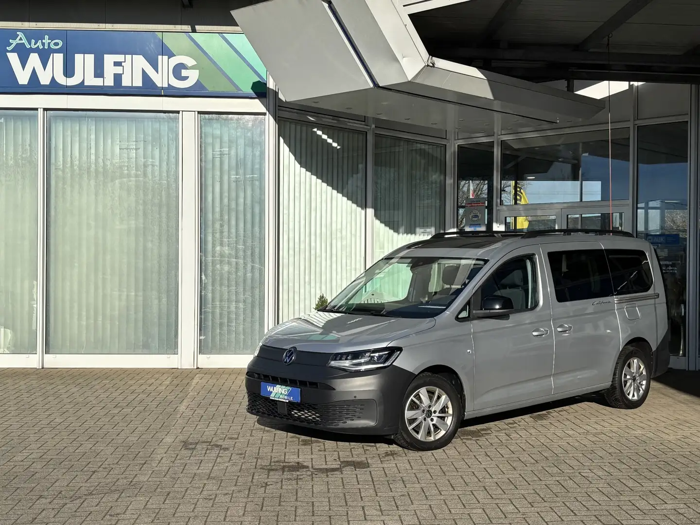Volkswagen Caddy California Maxi 1.5 TSI DSG NAVI ACC PANO Zilver - 1