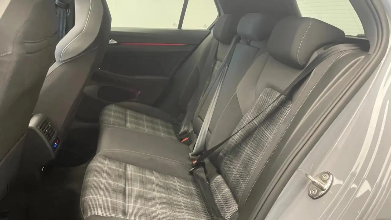 Volkswagen Golf GTD — photo 11