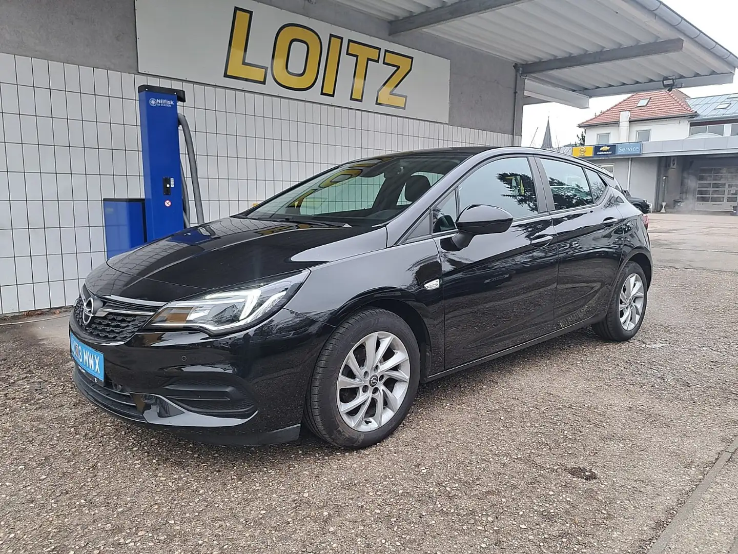 Opel Astra 1,2 Turbo Direct Injection Edition Schwarz - 1