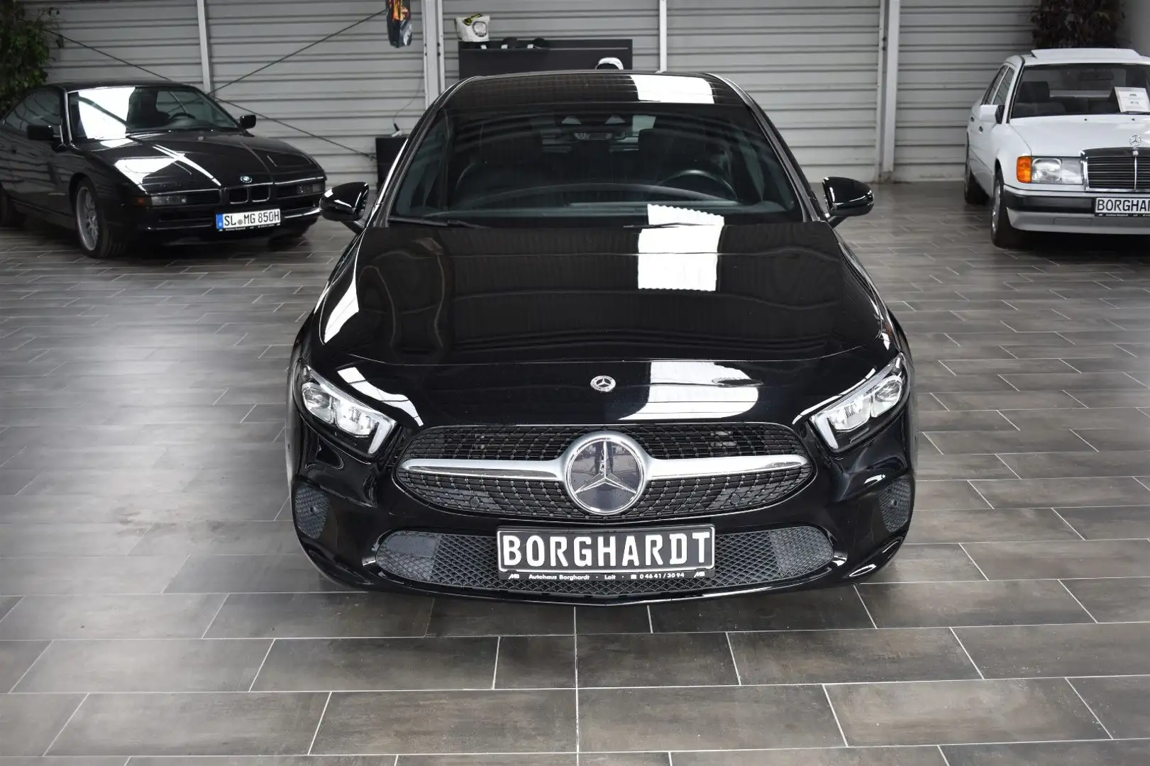 Mercedes-Benz A 180 AUTOMATIK Noir - 1