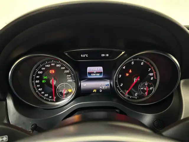 Mercedes-Benz Cla view 9