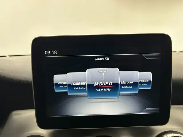 Mercedes-Benz Cla view 13