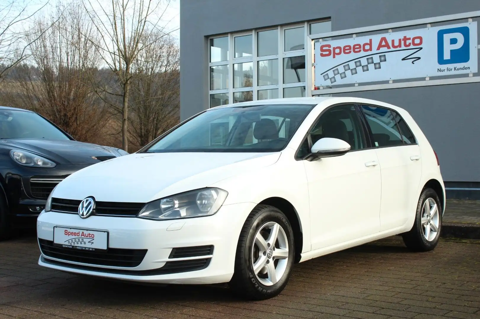 Volkswagen Golf VII 1.2 TSI Lim. Trendline/SITZH/ALU/1.HAND Weiß - 1