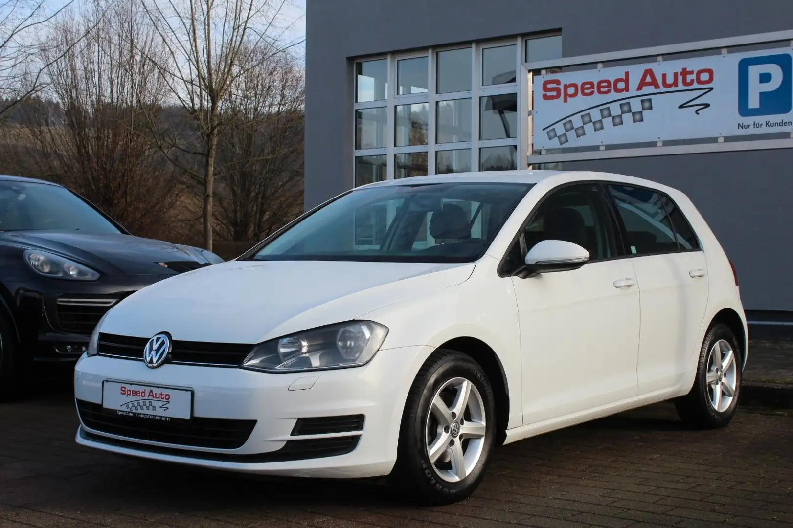 Volkswagen Golf VII 1.2 TSI Lim. Trendline/SITZH/ALU/1.HAND Weiß - 2