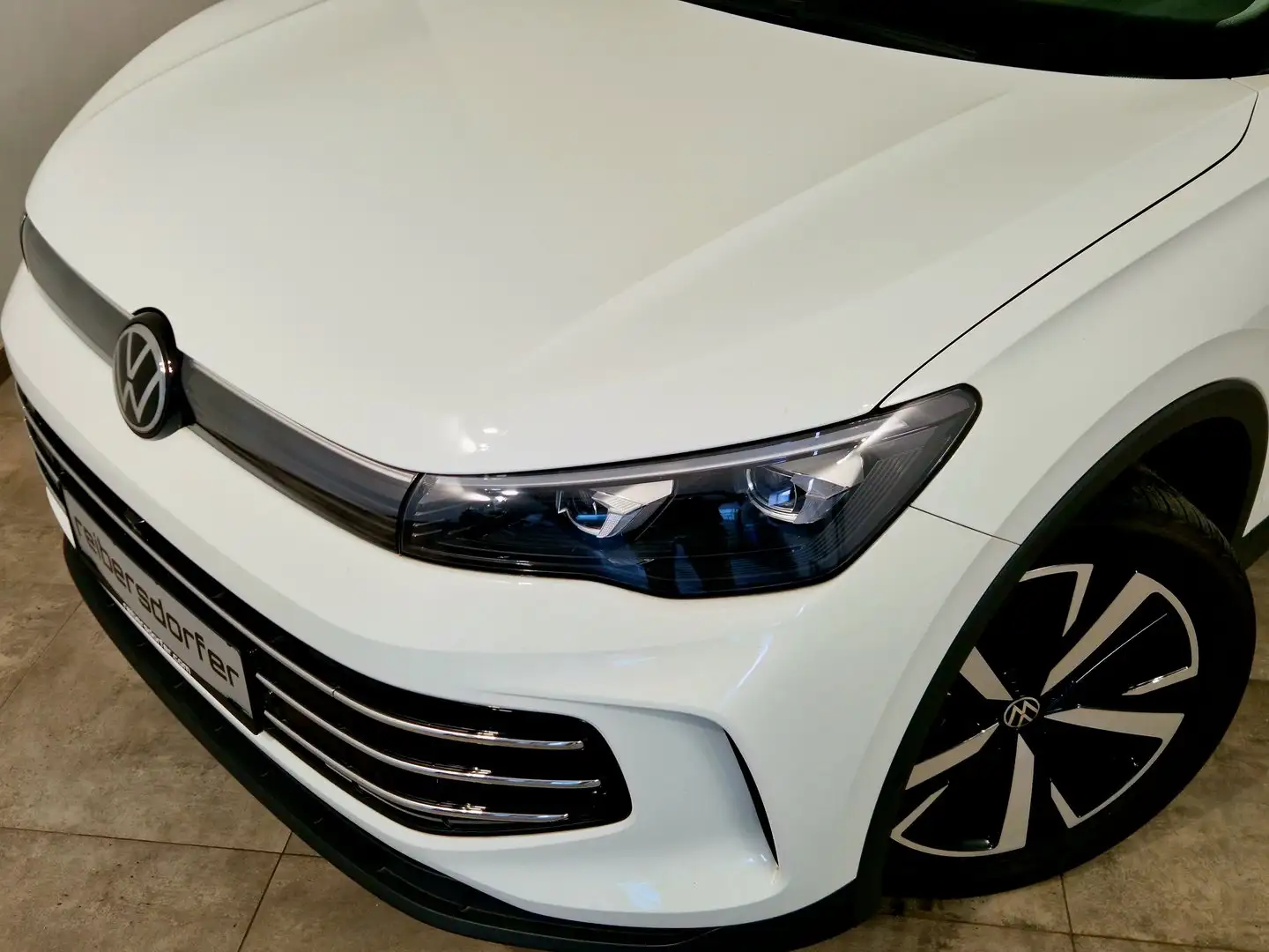 Volkswagen Tiguan Elegance eTSI DSG Weiß - 2