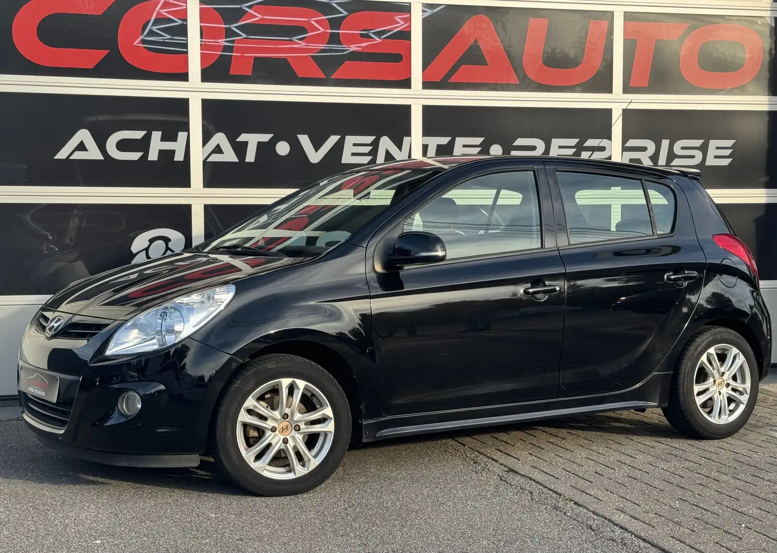 Hyundai i20 i20 1.4 CRDi CLIM RADIO JA USB Noir - 1