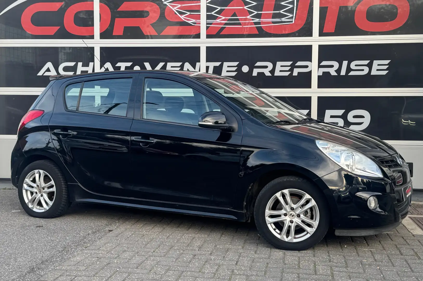 Hyundai i20 i20 1.4 CRDi CLIM RADIO JA USB Noir - 2