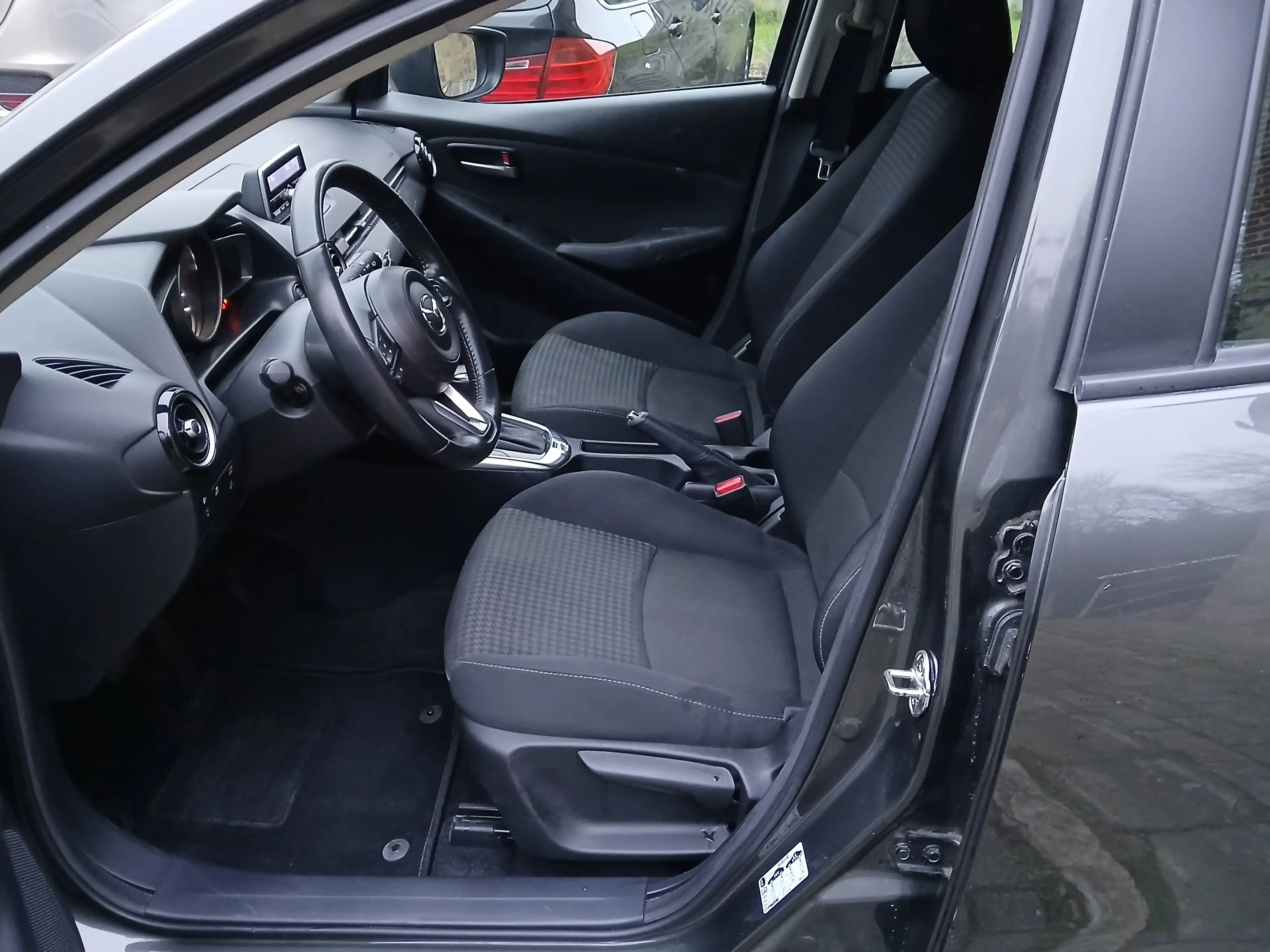 Mazda 2 2 1.5i AUTOMATIQUE — photo 11