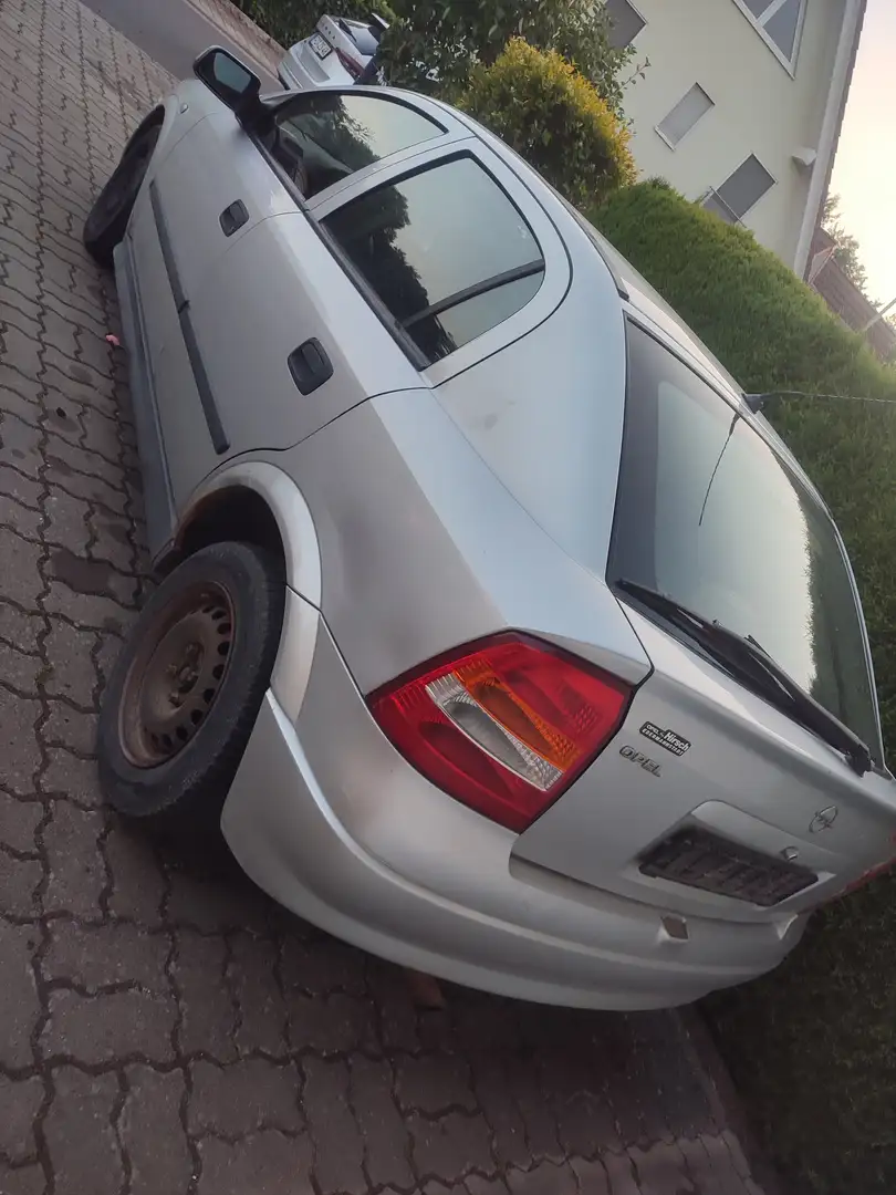 Opel Astra Astra 1.6 Silber - 2