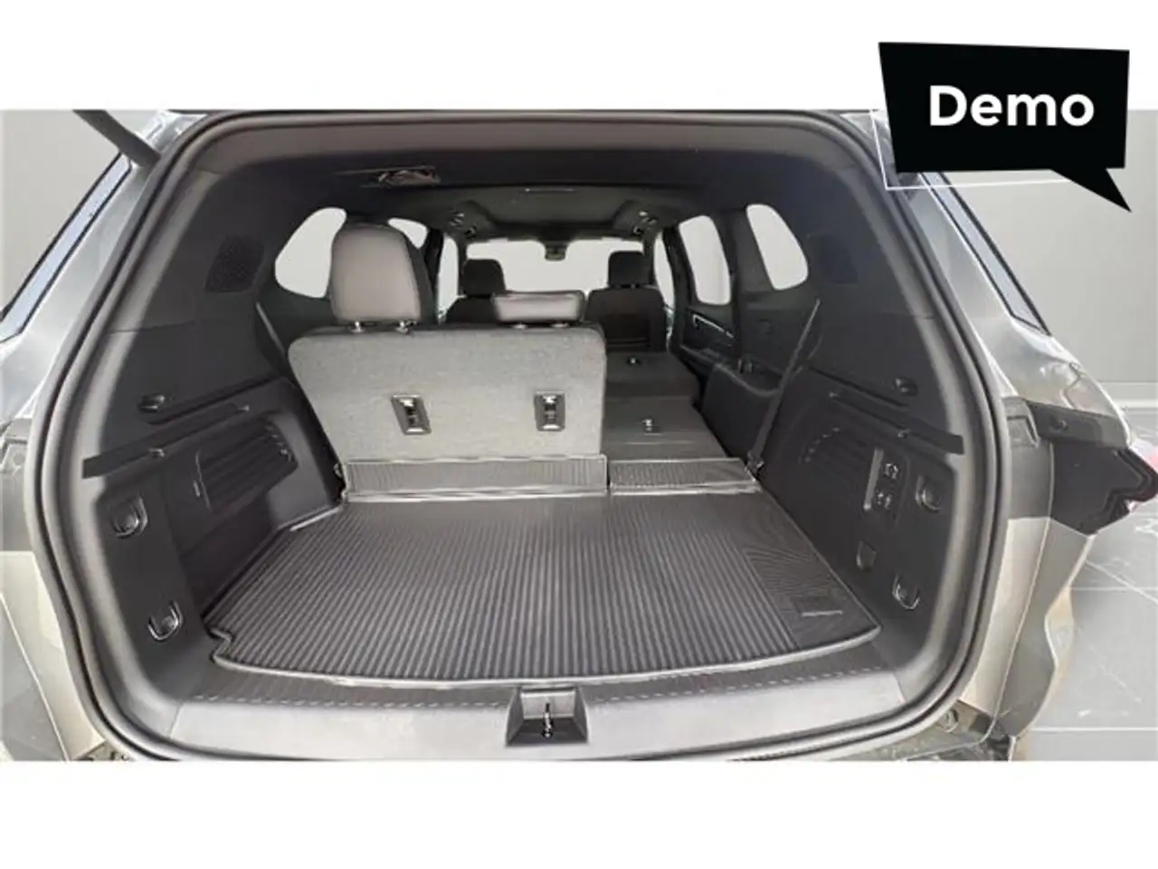 Buick Enclave снимка Buick Enclave