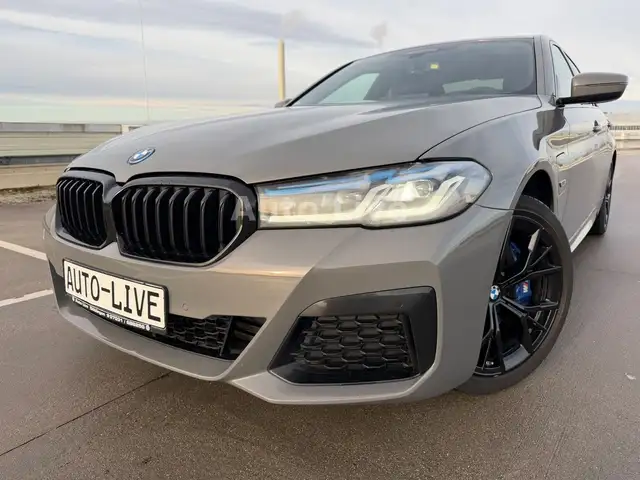 BMW 530 e *SAG*M PAKET*VIRTU*NAVI*LASER*HEAD-UP*LEDER
