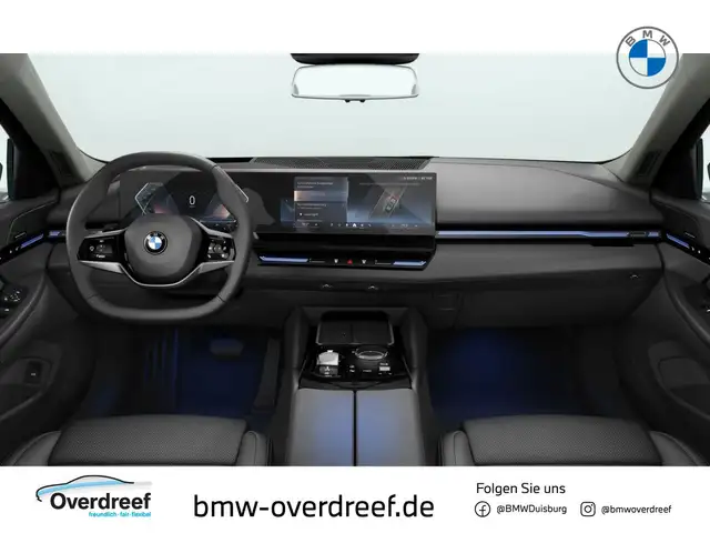 BMW 5 Series view 5