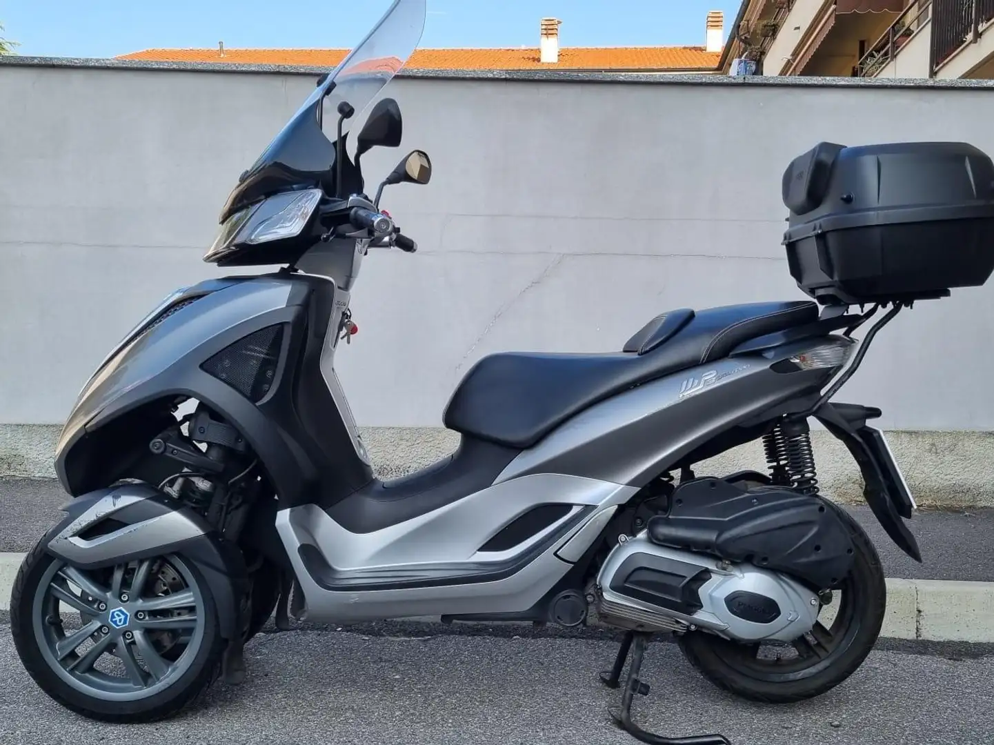 Piaggio MP3 300 ie Yourban LT Grijs - 2