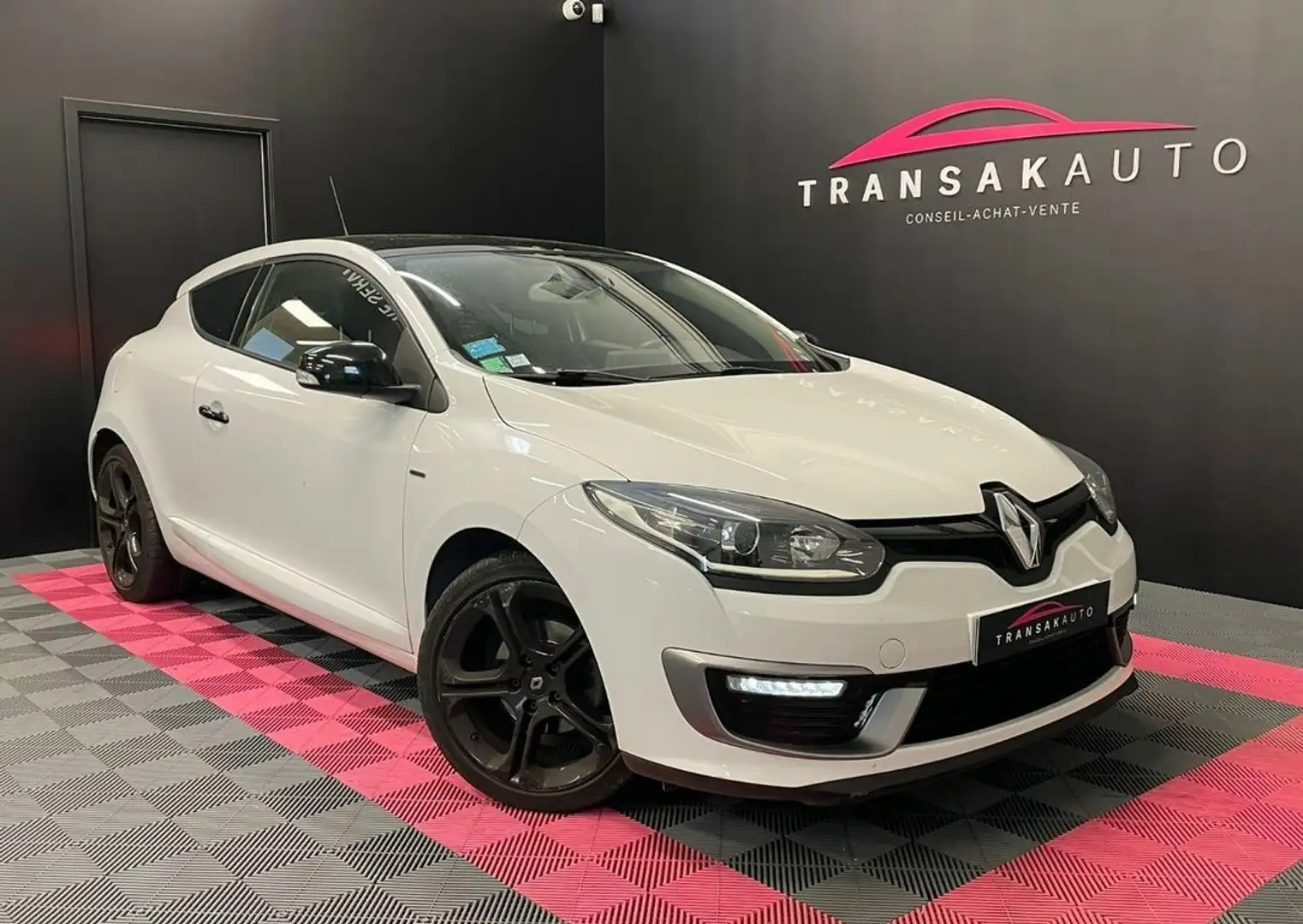 Renault Megane III COUPE dCi 130ch Energy Ultimate PREMIERE MAIN ORIGINE FRANCE ENTRETIEN COMPLET Blanc - 1