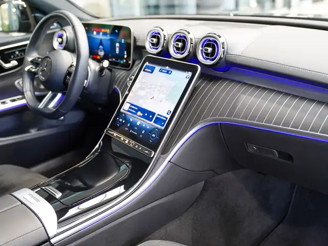 Mercedes-Benz C-Class view 11
