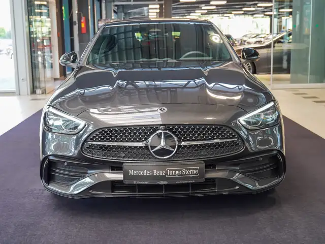 Mercedes-Benz C-Class view 8