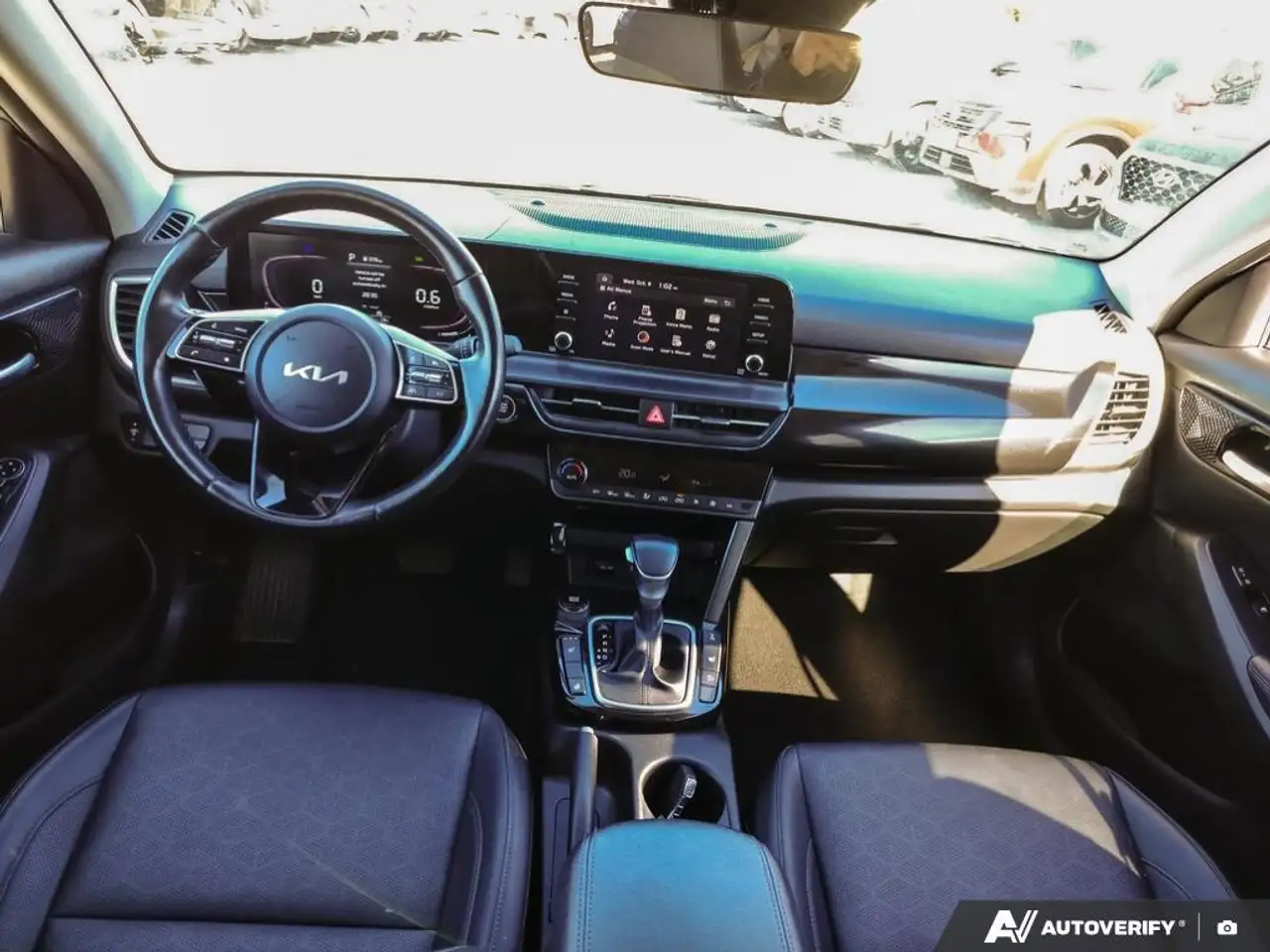 Kia Seltos снимка Kia Seltos