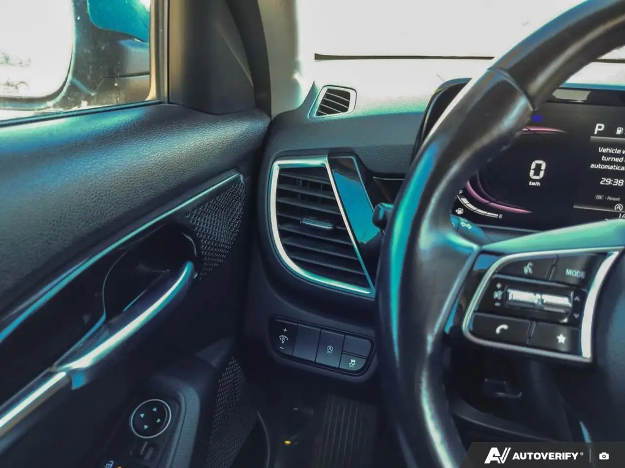 Kia Seltos снимка Kia Seltos