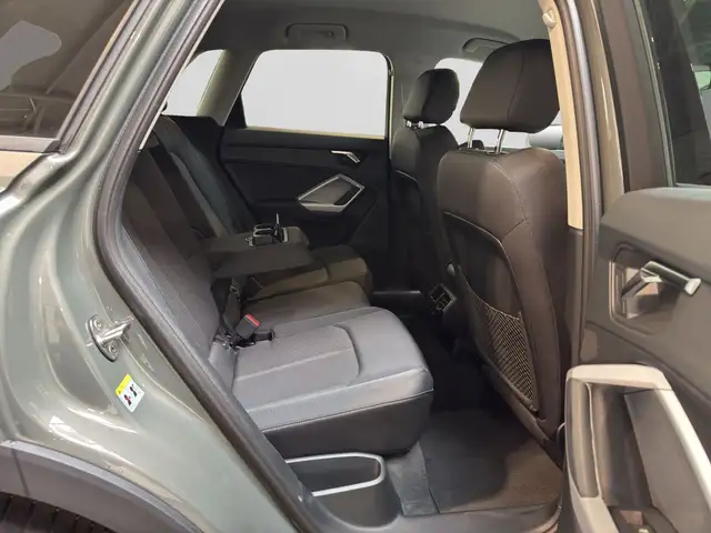 Audi Q3 view 6