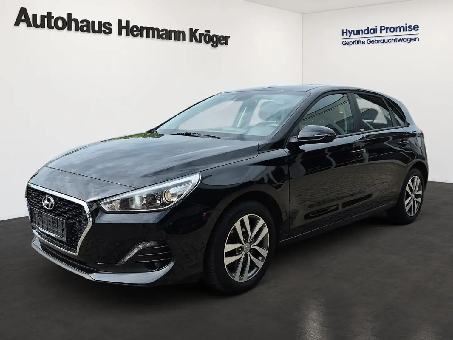Hyundai i30 Trend Noir - 1