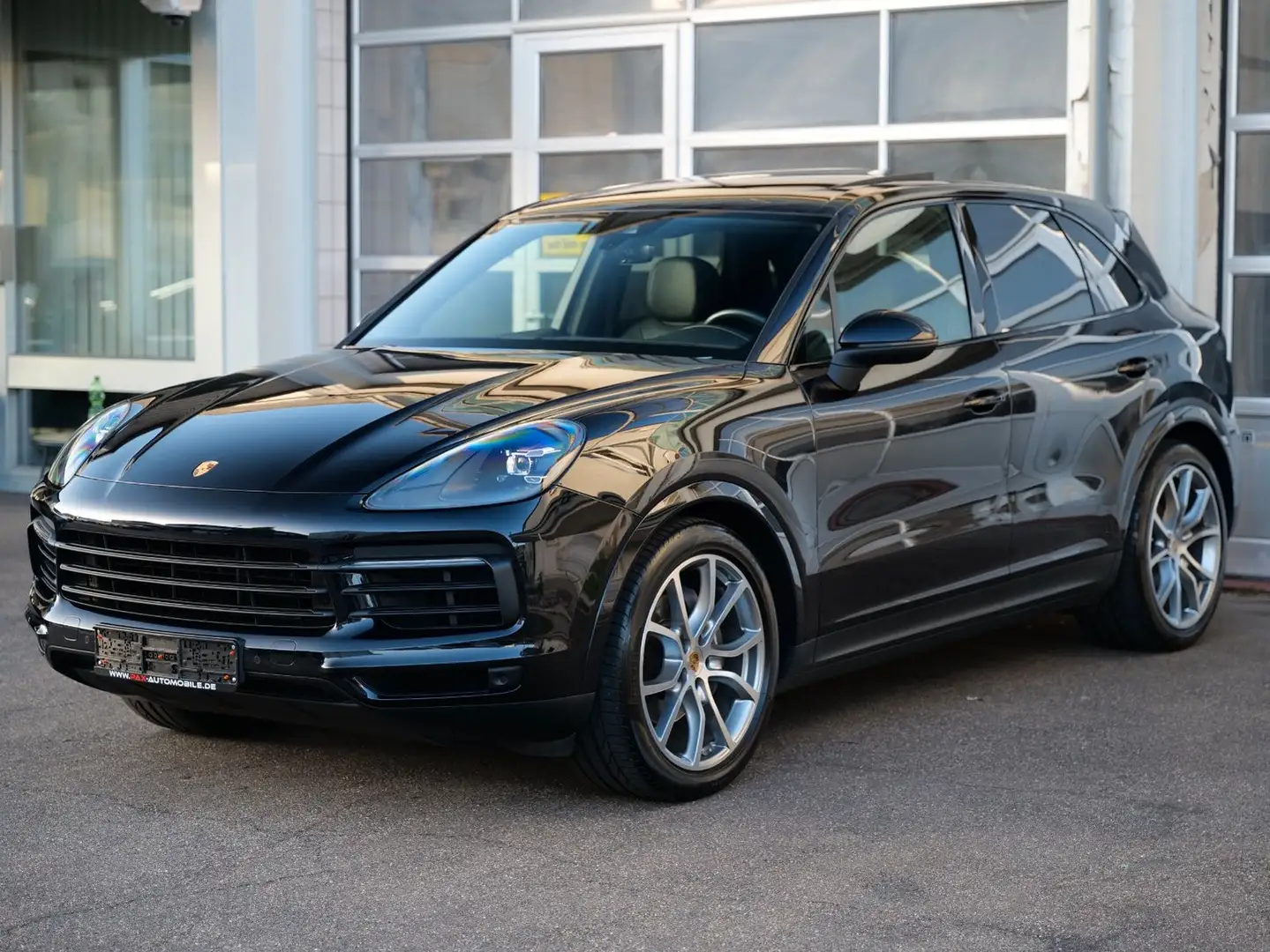 Porsche Cayenne PANO+LUFT+21" EXCLUSIVE+CAM+MEMORY+1.HD Schwarz - 2