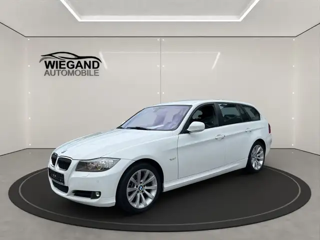 BMW 330 d xDrive DPF Touring+NAVI+STDH+INNO+HARMAN/K