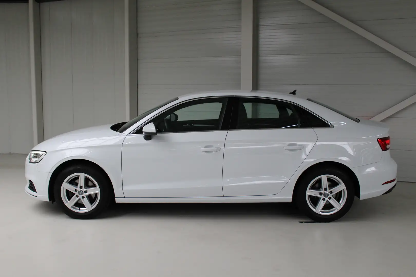 Audi A3 Limousine 35 TFSI 150PK Navigatie | Lichtmetalen v Bianco - 2