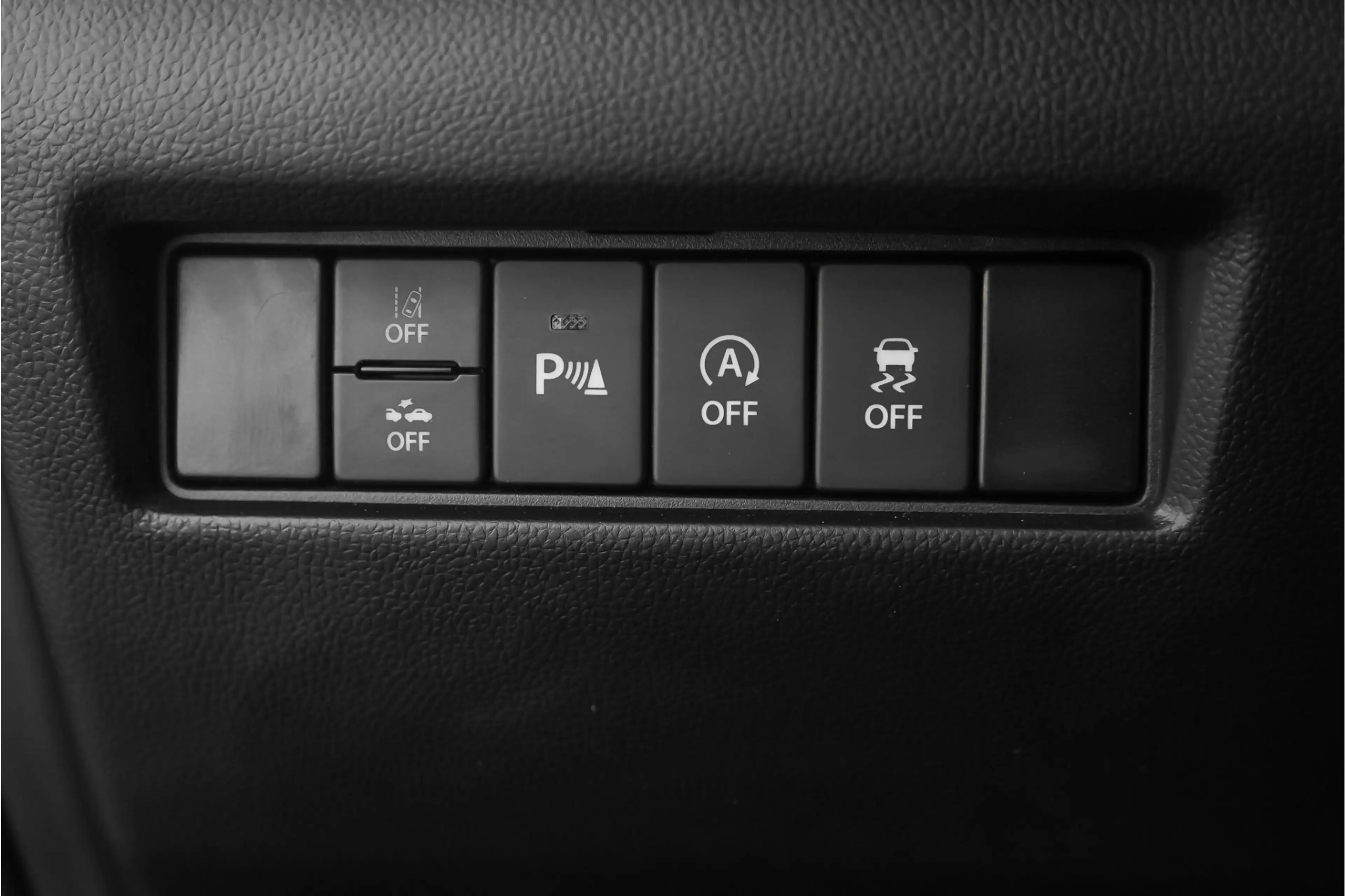 Suzuki Swift 1.2 Style Smart Hybrid ACC Stoelverw 16" Lichtmeta — photo 38