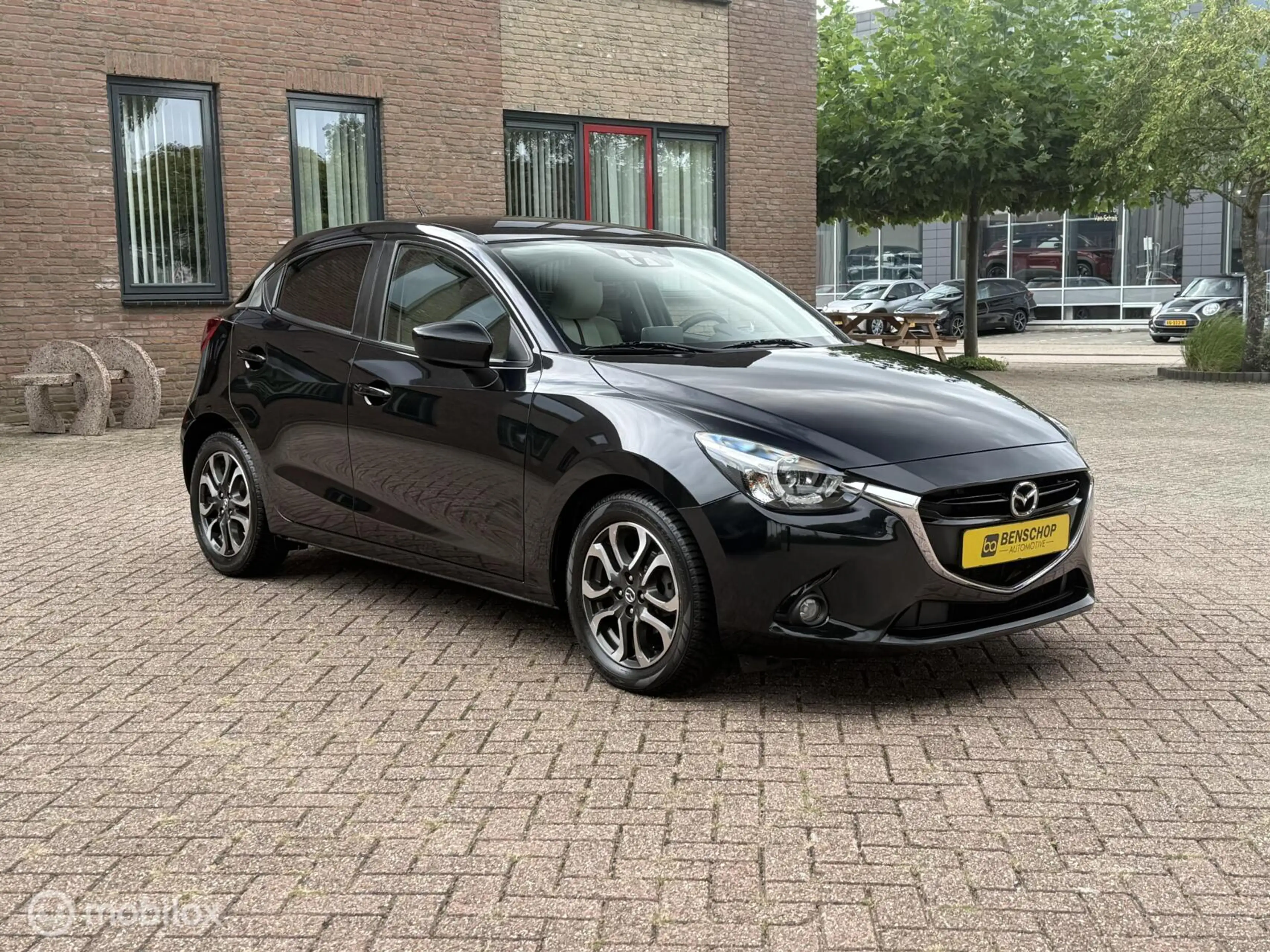 Mazda 2 1.5 Skyactiv-G GT-M Navi Carplay Leer LED HUD Stoe — photo 8