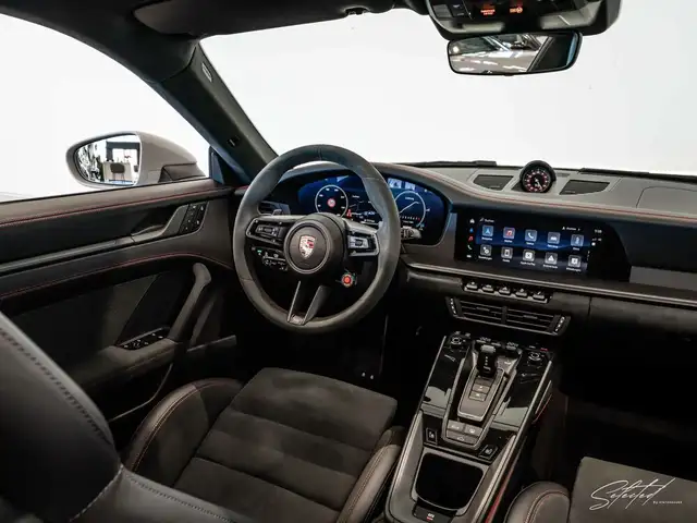 Porsche 911 Carrera 4 GTS*PASM-SPORTFAHWERK*ABGASANL.*PTV* Ansicht 33