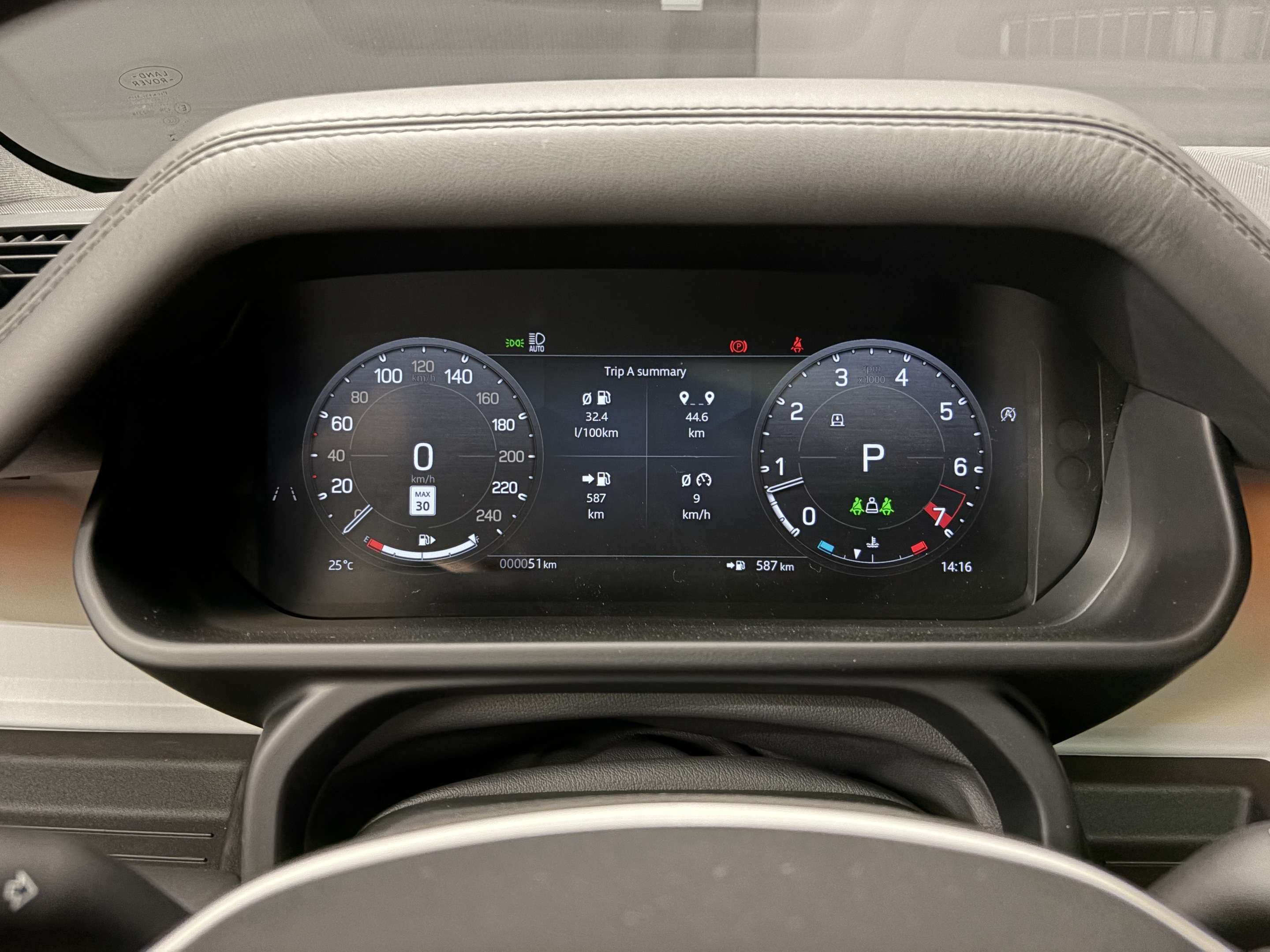 2026 Land Rover Defender X-Dynamic SE thumb 16
