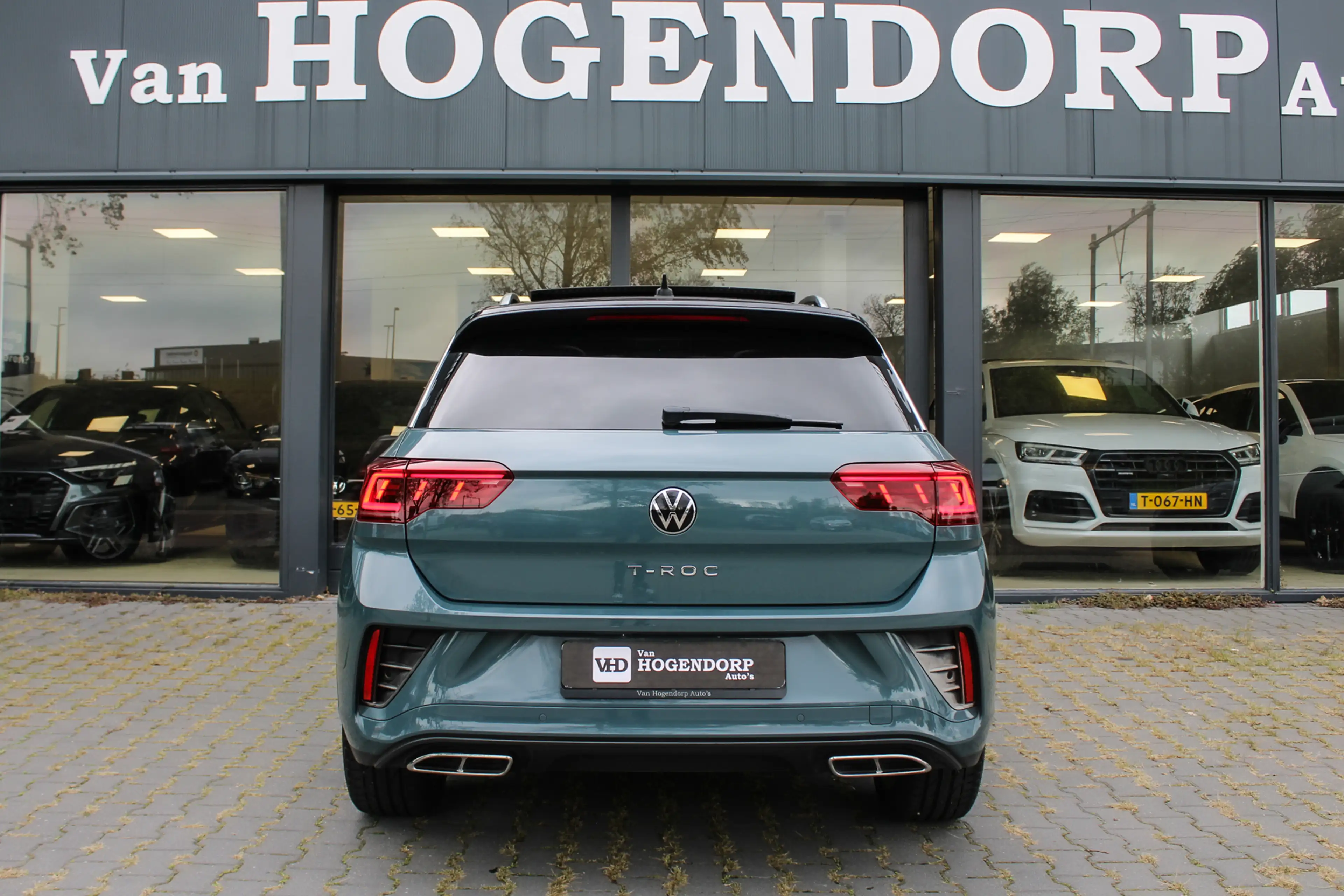 Volkswagen T-Roc 1.5 TSI R-Line PANO NAVI CAMERA KEYLESS GO — photo 6