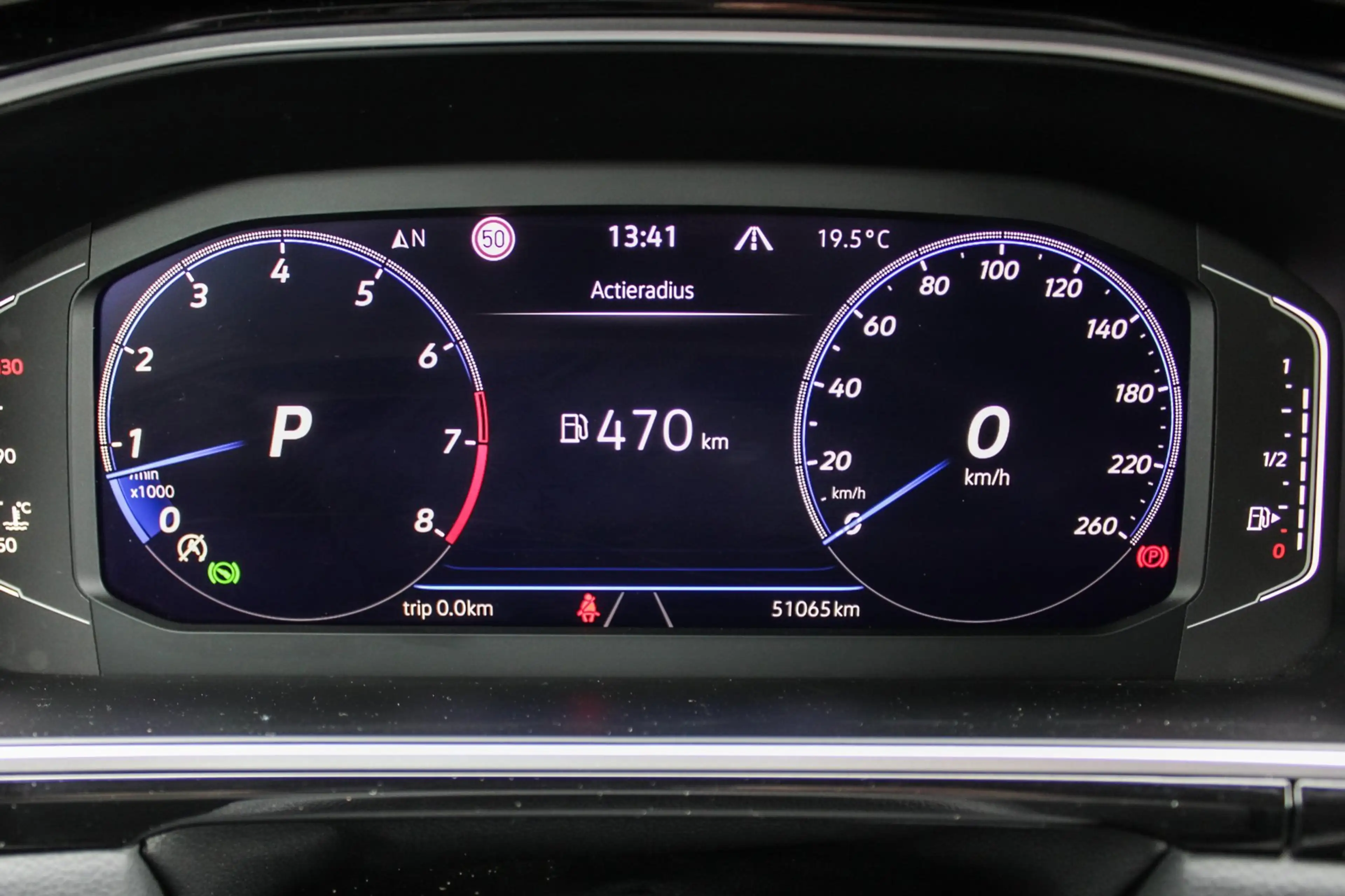 Volkswagen T-Roc 1.5 TSI R-Line PANO NAVI CAMERA KEYLESS GO — photo 20