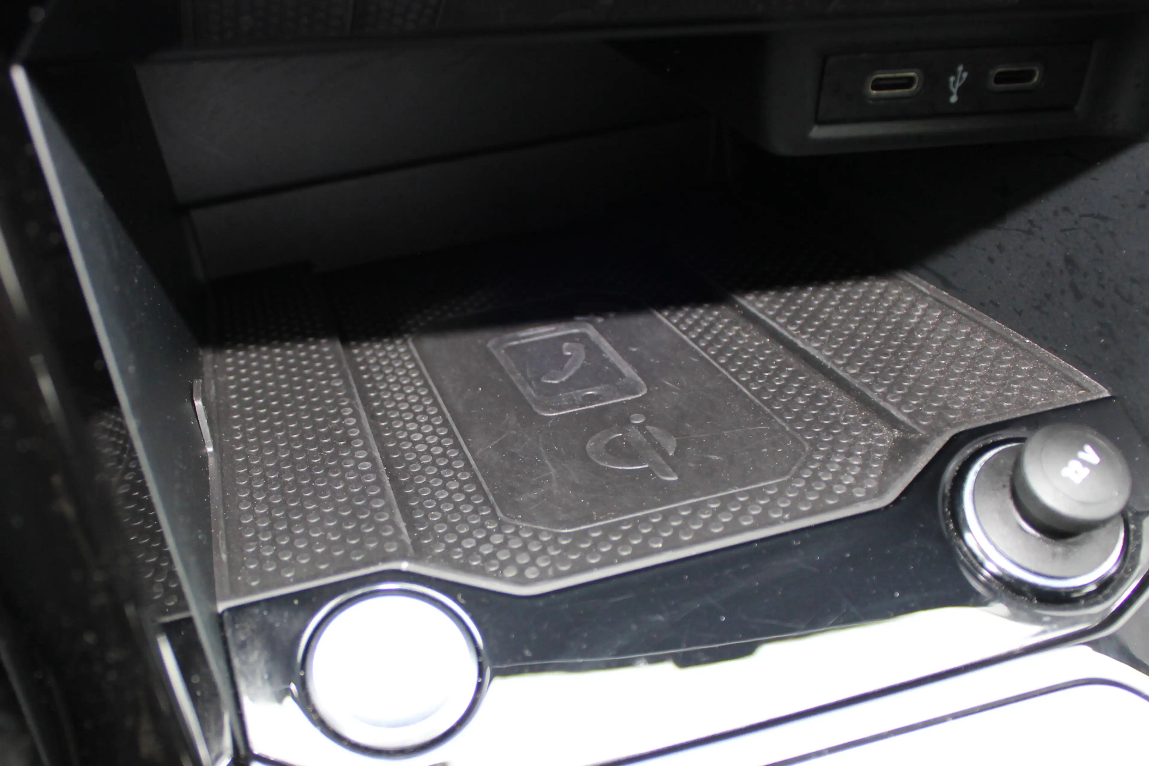 Volkswagen T-Roc 1.5 TSI R-Line PANO NAVI CAMERA KEYLESS GO — photo 15