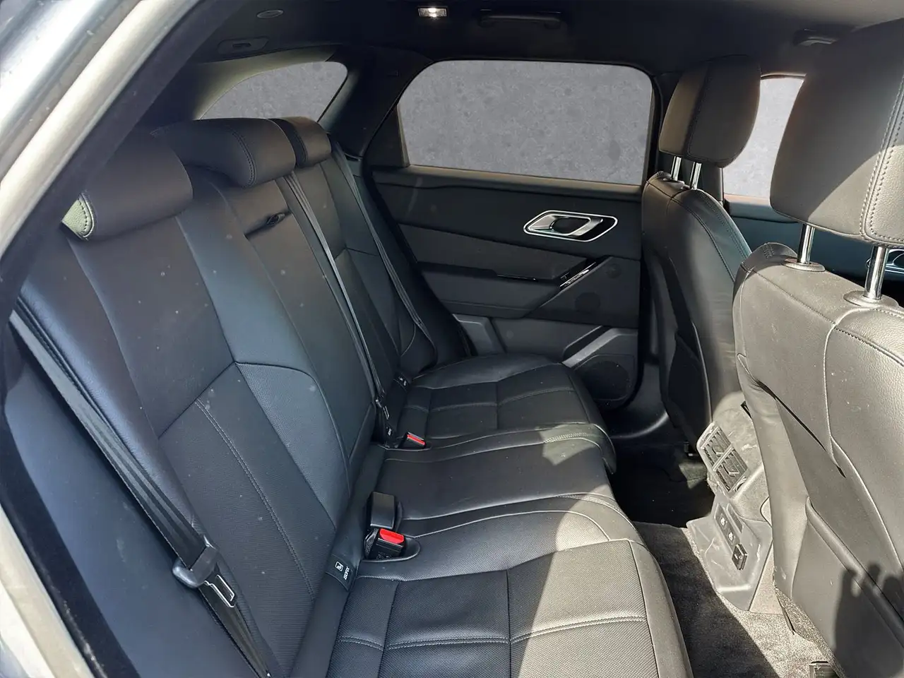 Land Rover Range Rover Velar 2026