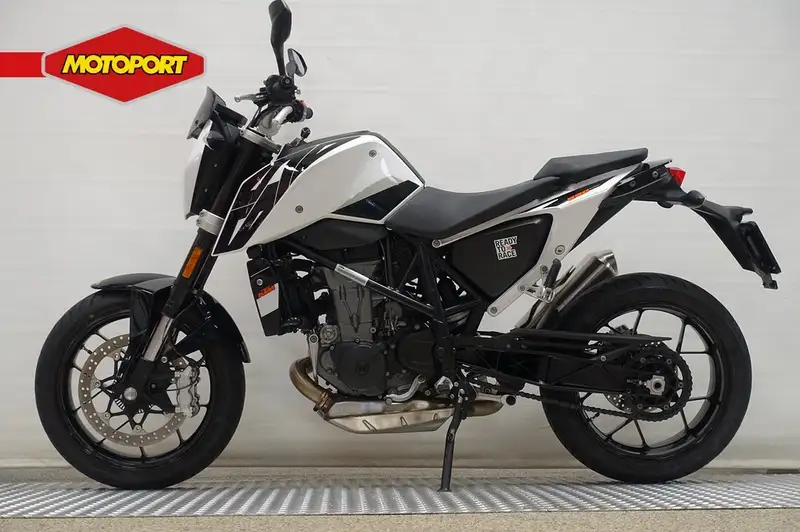 KTM 690 Duke - foto 6