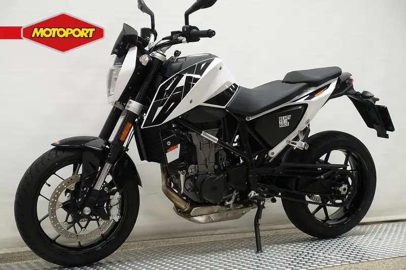 KTM 690 Duke - foto 8