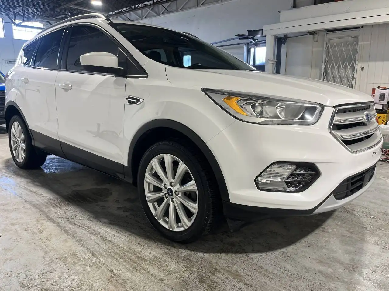 Ford Escape снимка Ford Escape