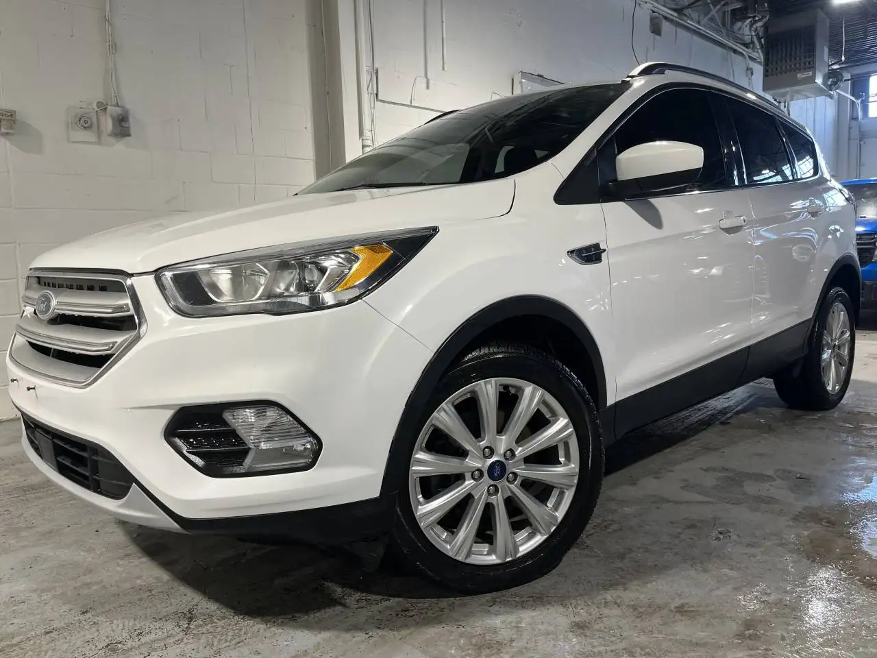 Ford Escape снимка Ford Escape