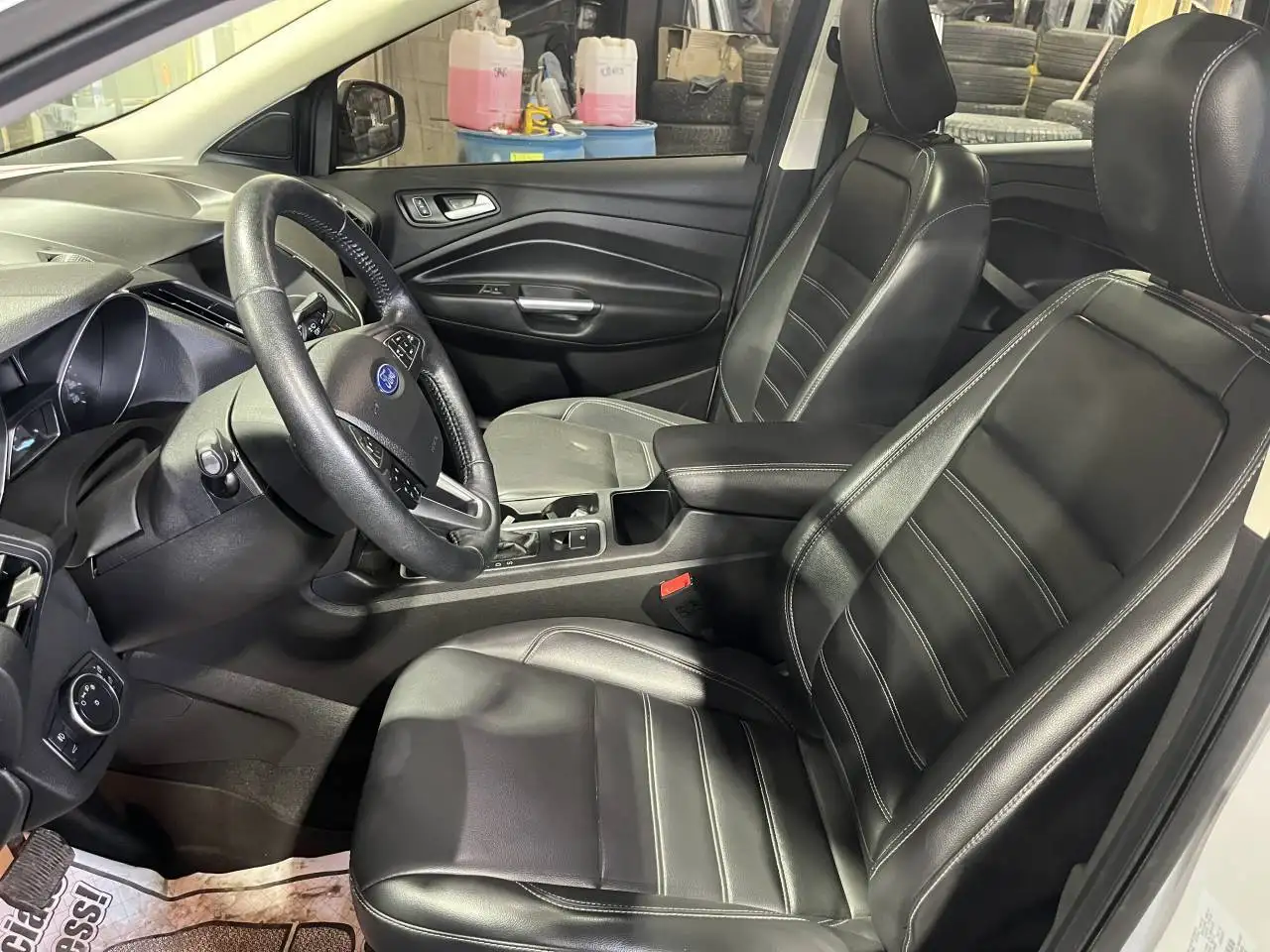 Ford Escape снимка Ford Escape