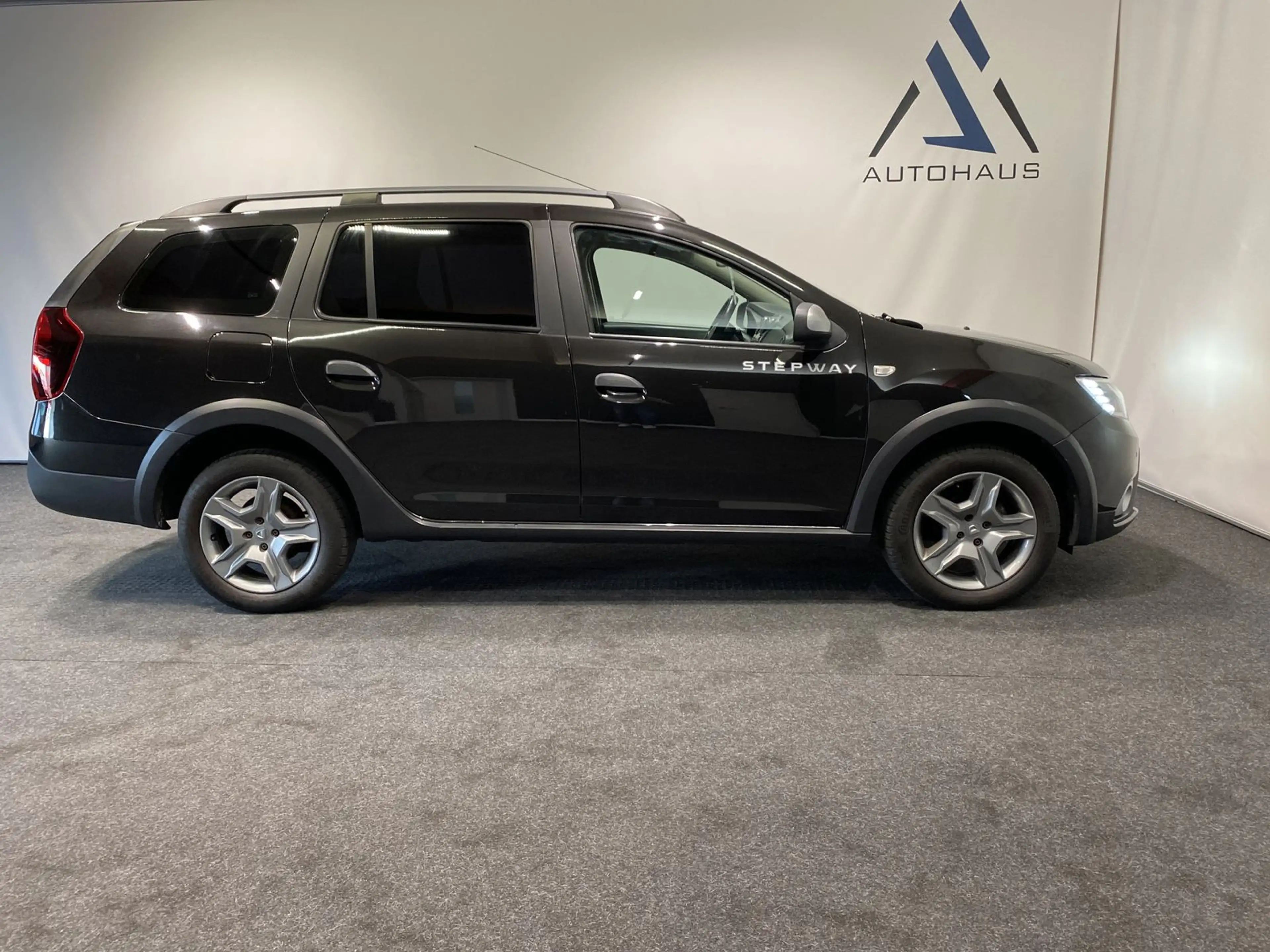 Dacia Logan Stepway Navi Autom Kamera AHK Standheizung — photo 5