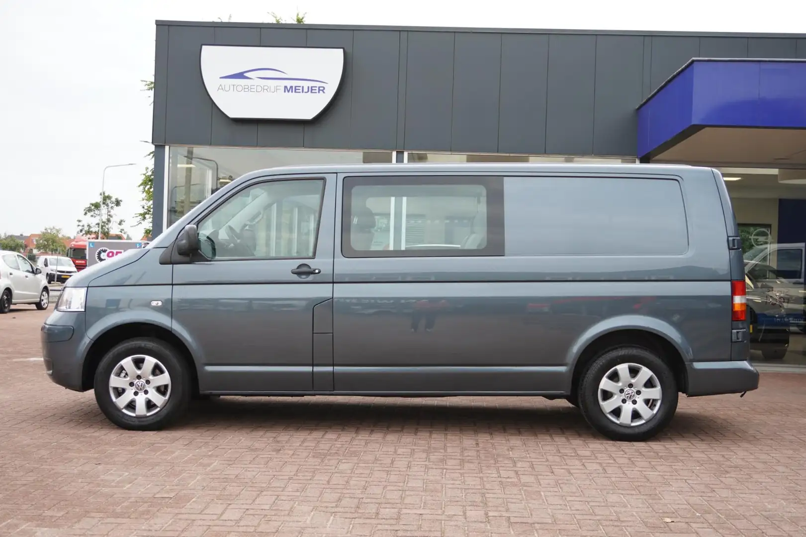 Volkswagen Transporter 2.5 TDI 340 Trendline DC | Automaat | Youngtimer | Gris - 2