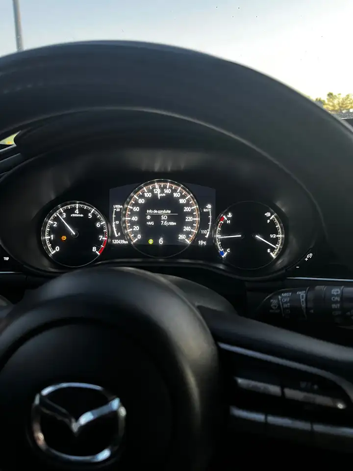 Mazda 3 снимка Mazda 3